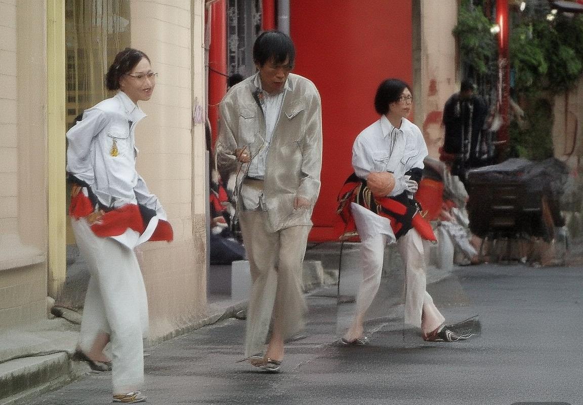 祖力与辛格巅峰对决：实力与战术对决前瞻